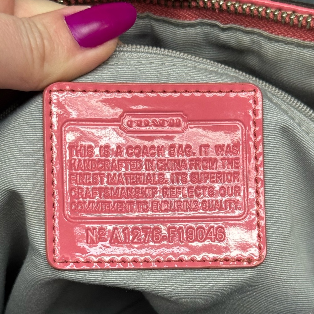 Coach Signature Stripe Tote Bag Light Beige Pink Patent Leather Trim Bag Charm - Picture 6 of 17
